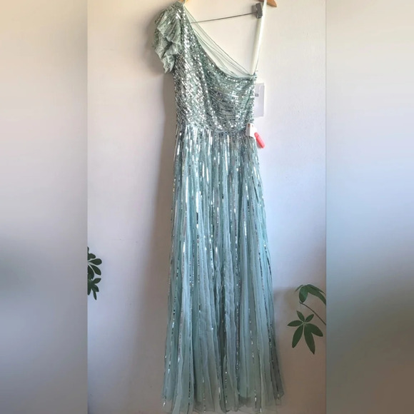 Mac Duggal, Sequined One Shoulder Flutter Sleeve Gown, Pistachio, Size 10,‎ NWT - Picture 5 of 14